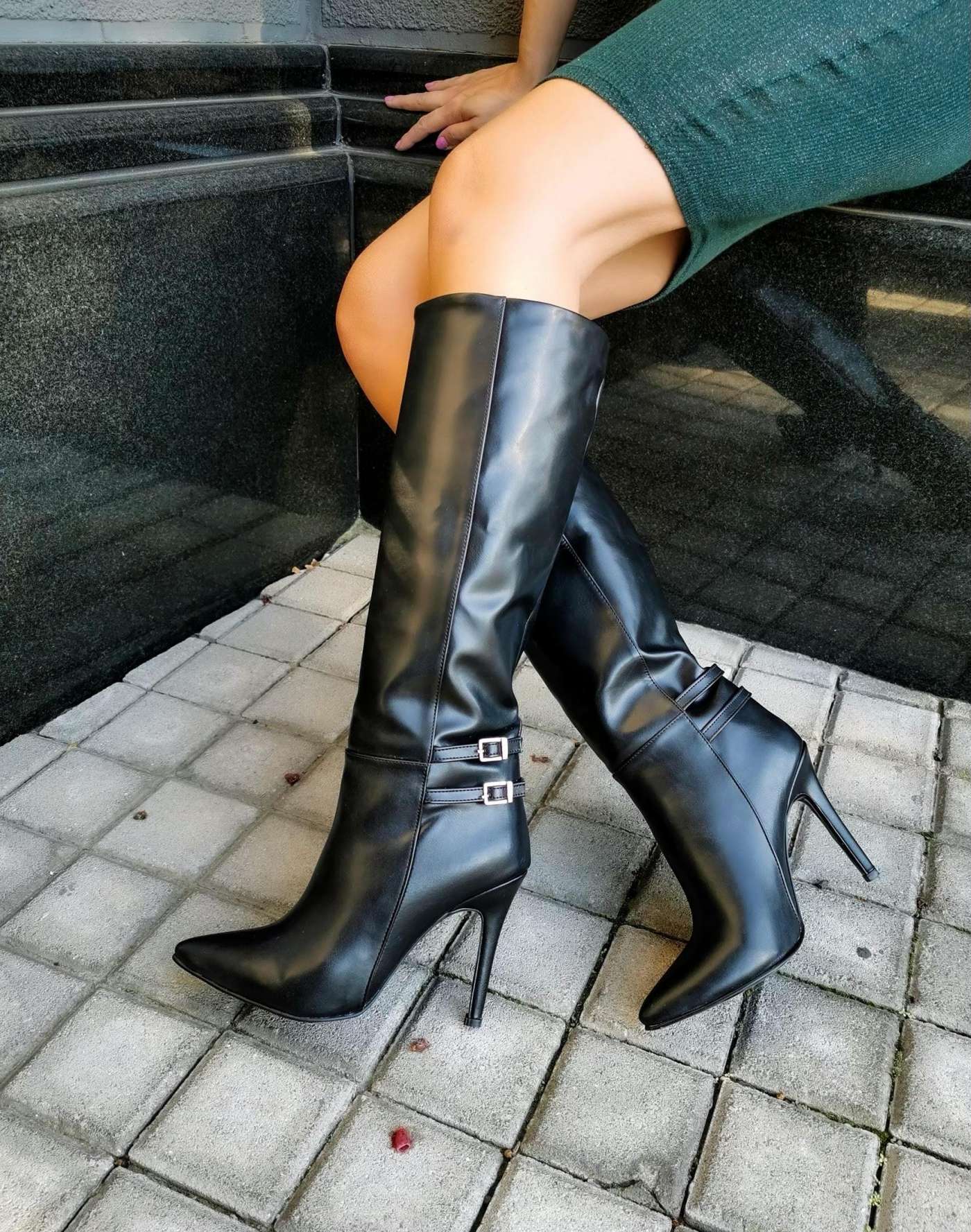 Crne čizme sa dva kaišića