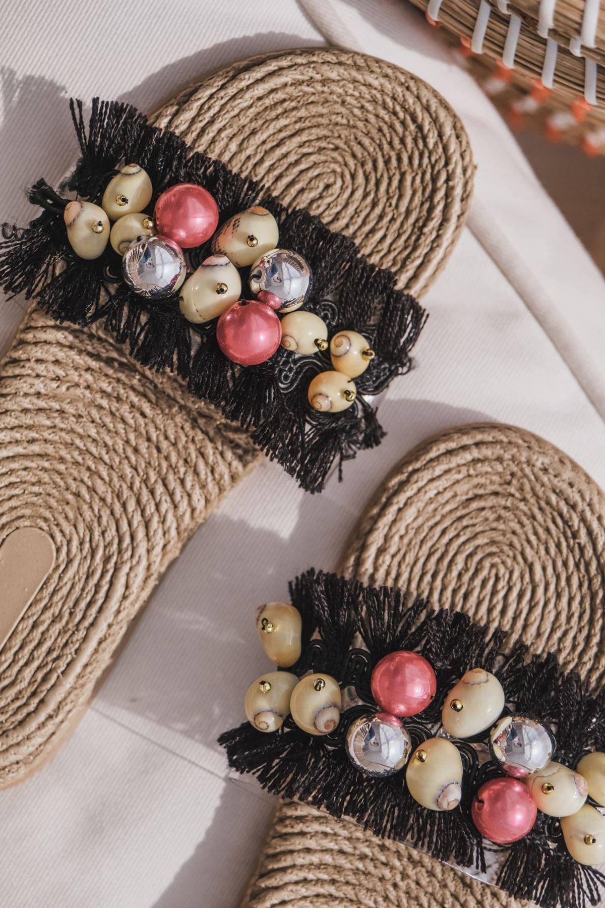 Crne papuče sa perlicama